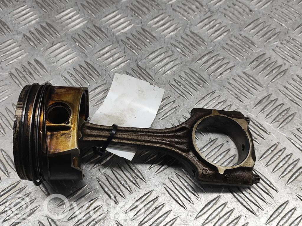 Volkswagen Golf V Piston 