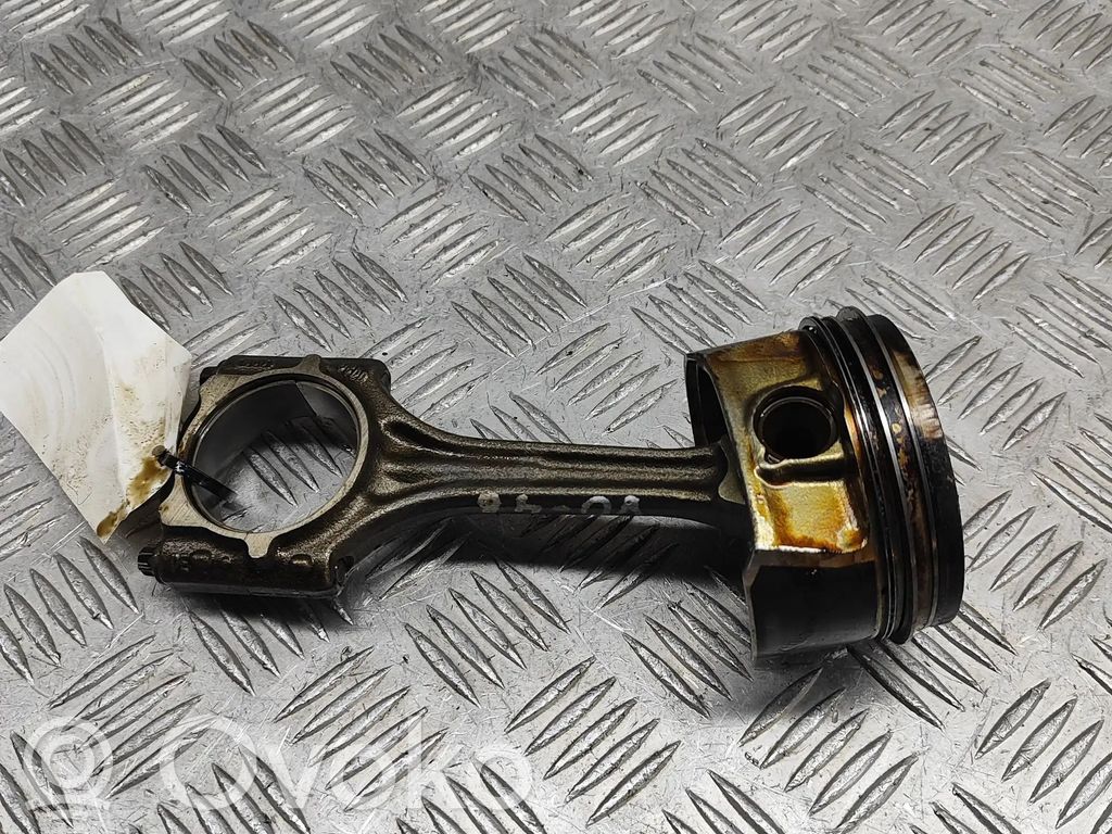 Volkswagen Golf V Piston 