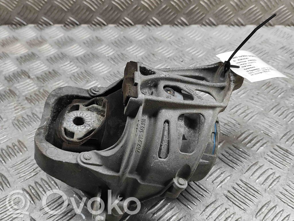 Audi Q7 4M Engine mount bracket 