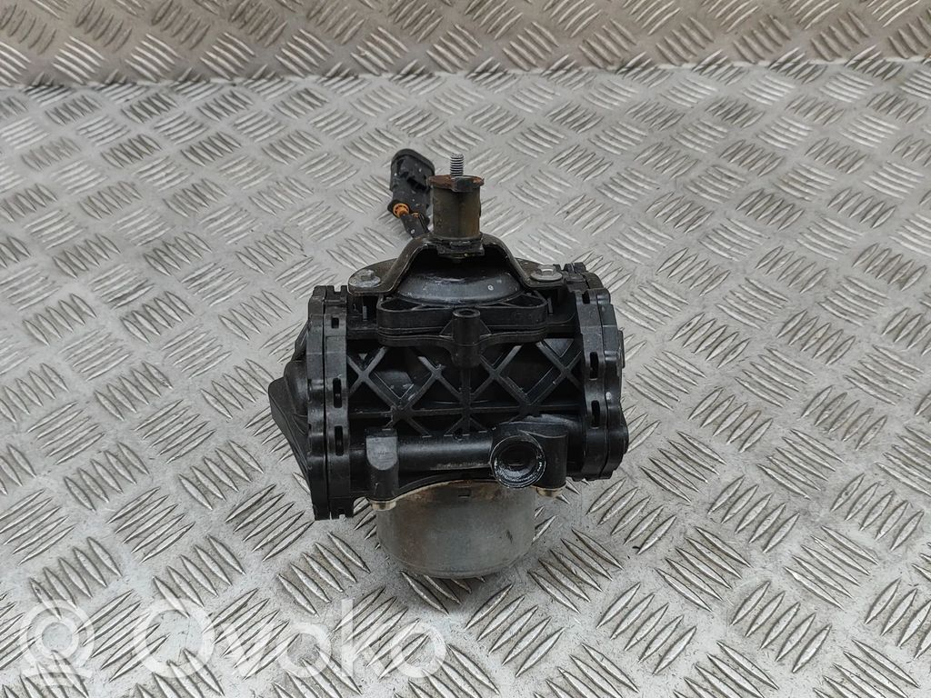 Citroen C4 III e-C4 Alipainepumppu 
