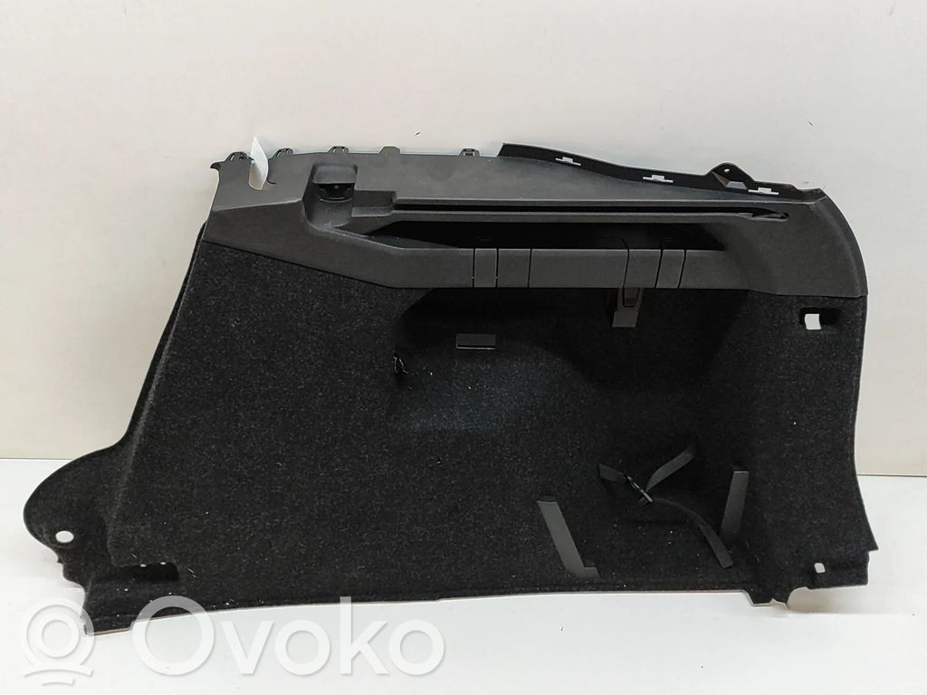 Skoda Enyaq iV Boczek / Tapicerka / bagażnika 