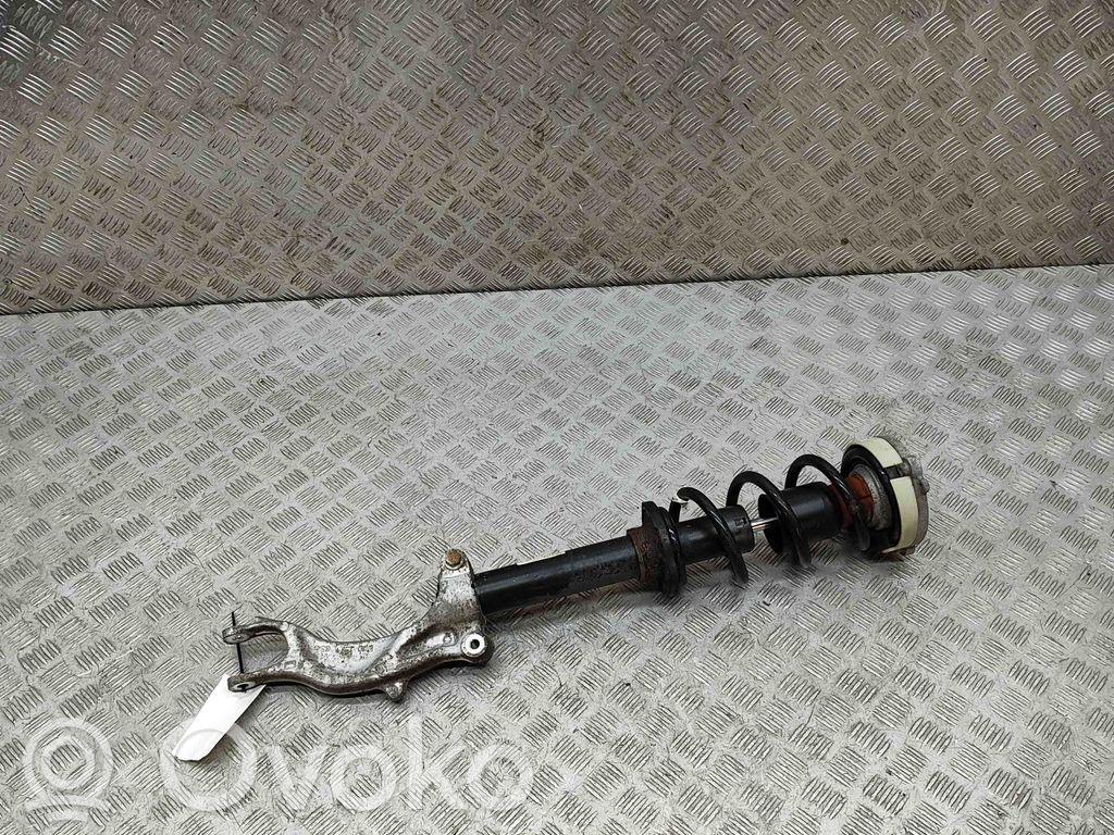 Audi A4 S4 B9 8W Priekšpusē amortizators 