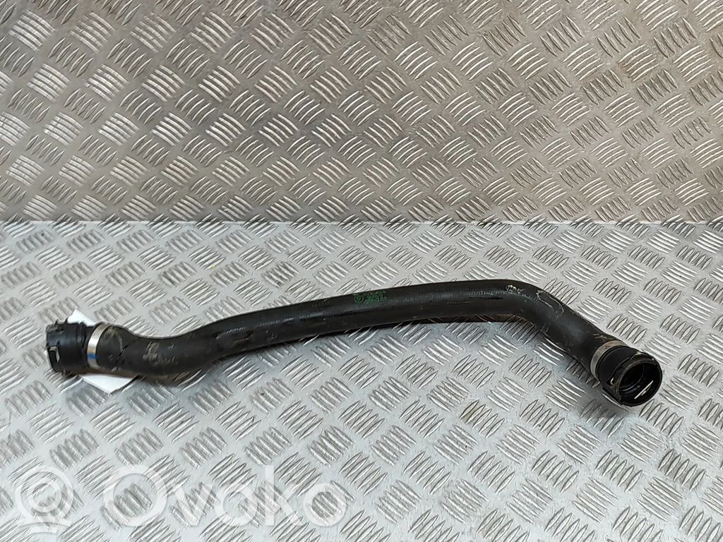 BMW 3 G20 G21 Moottorin vesijäähdytyksen putki/letku
