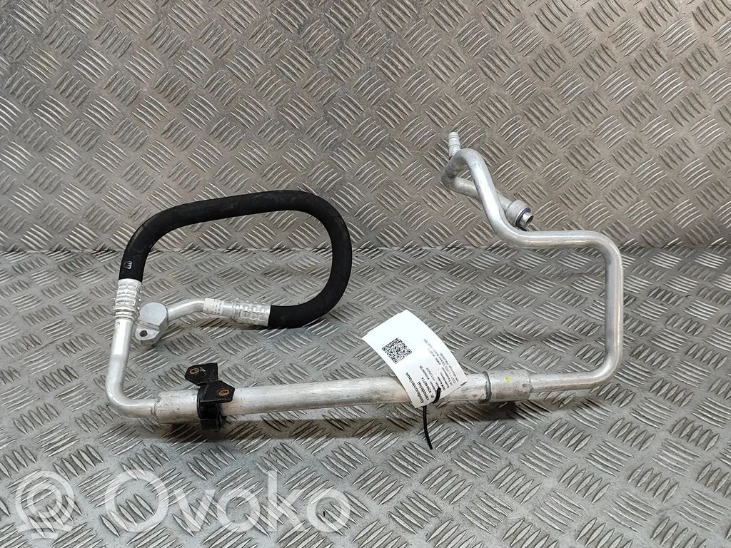 BMW iX Ilmastointilaitteen putki (A/C) 