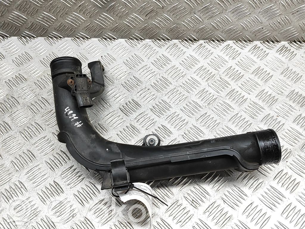 Volkswagen PASSAT B7 Furtun/conductă intercooler 