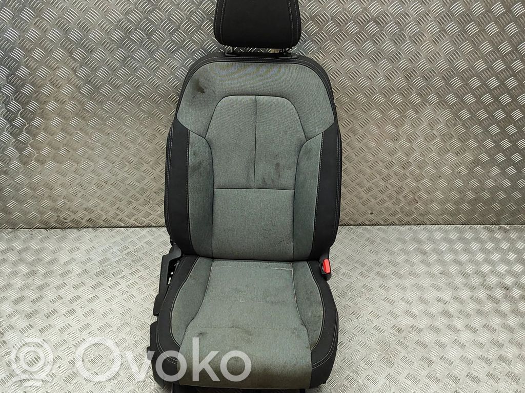 Volvo XC40 Fotel przedni pasażera 