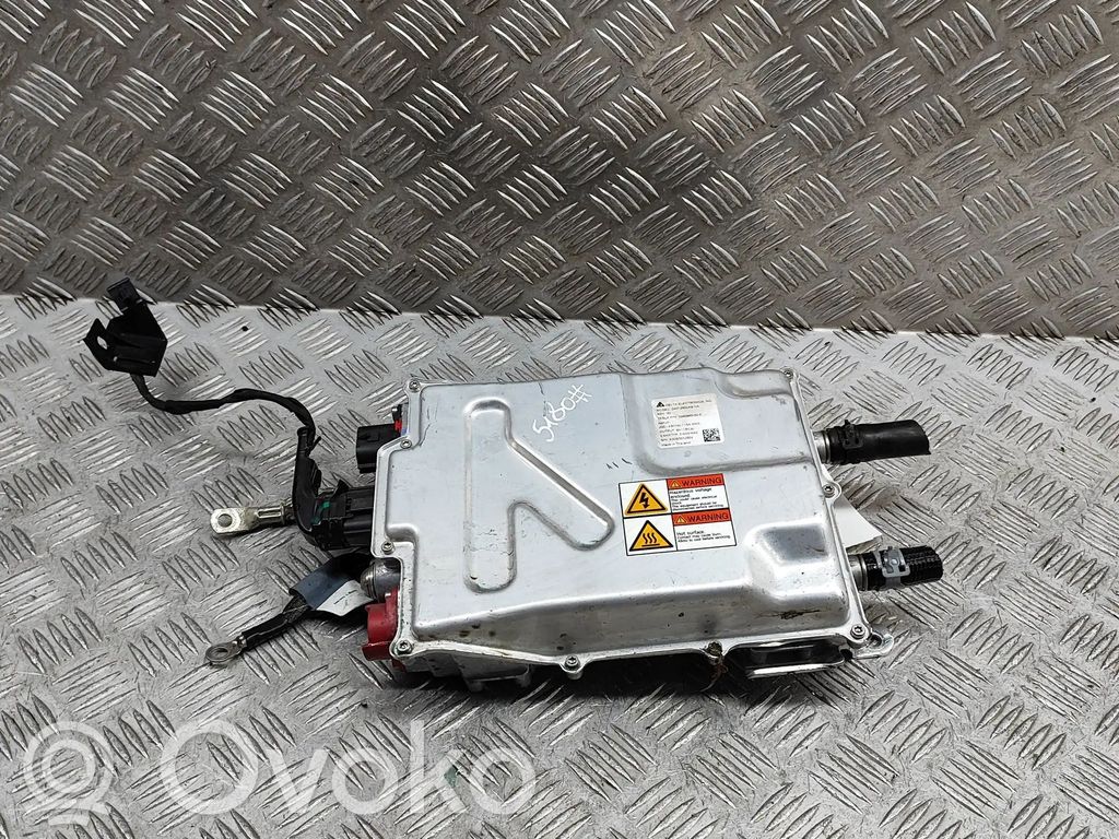 Inversor/convertidor de voltaje   106098500E