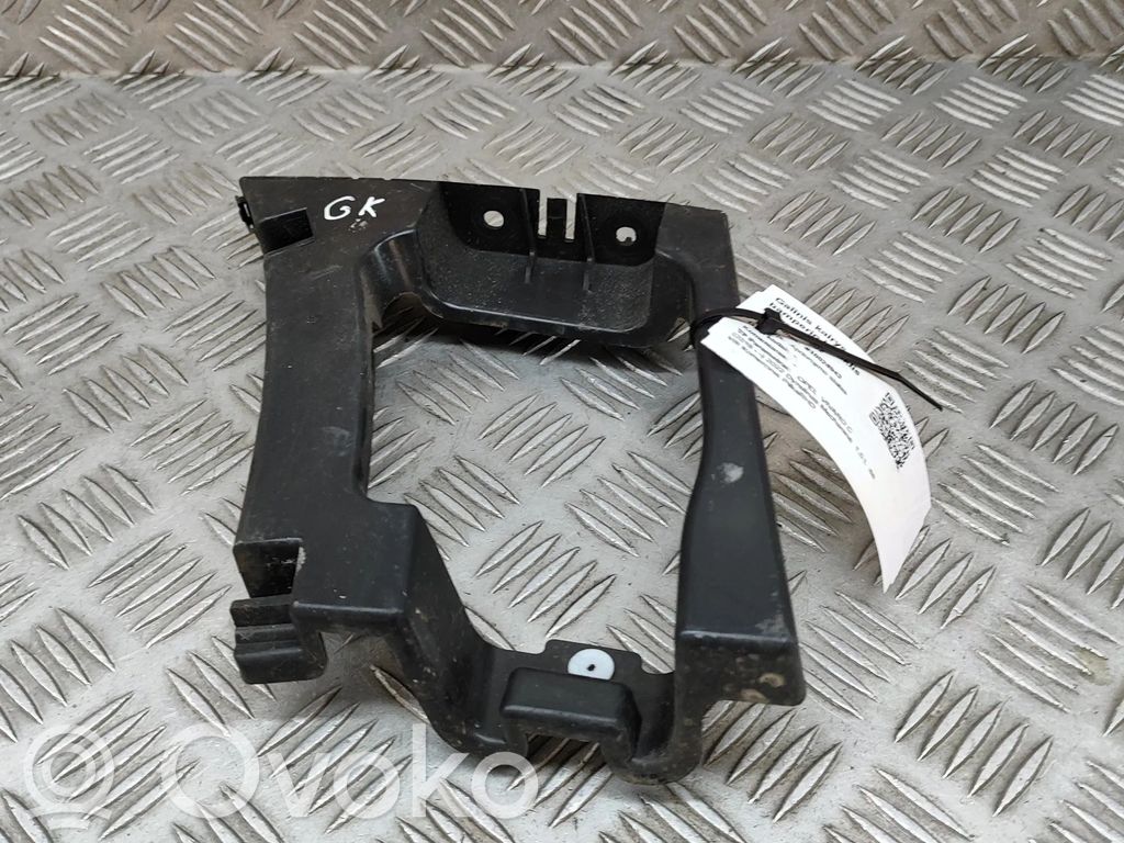 Opel Vivaro Takapuskurin kannake 