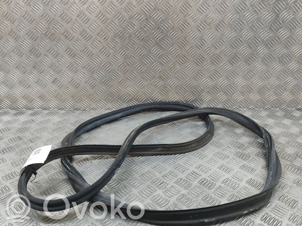 Mercedes-Benz A W176 Gumowa uszczelka bagażnika tylnego / Na karoserii 