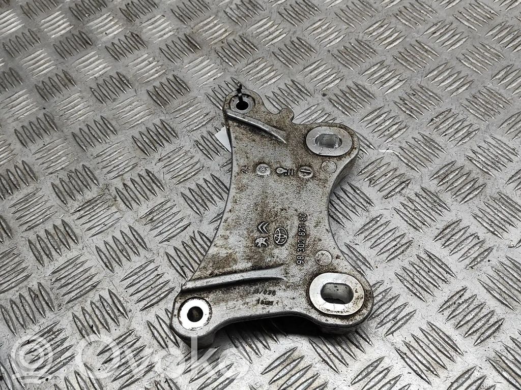 Engine mounting bracket   9830282180