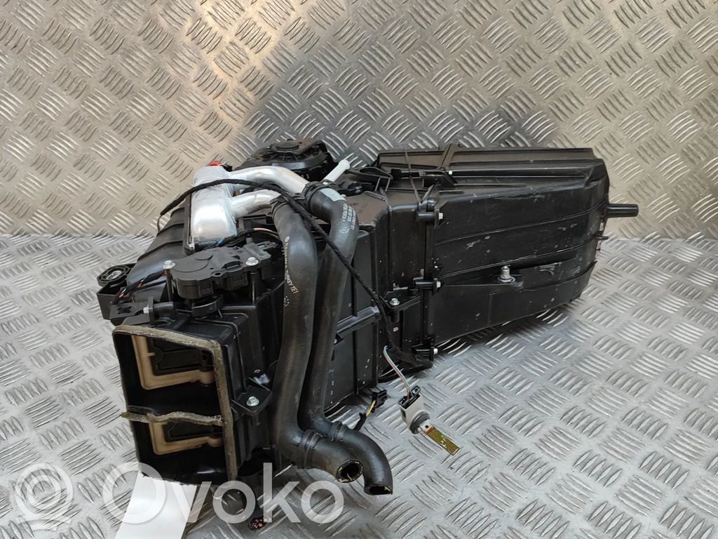 Porsche Cayenne (92A) Salono oro mazgo komplektas 