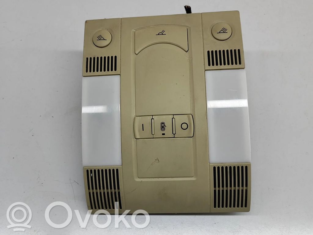 Audi A8 S8 D3 4E Etuistuimen valo 