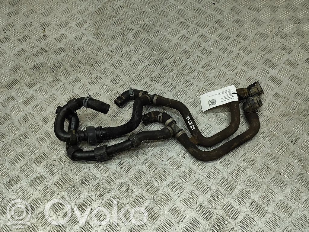 Audi Q3 F3 Tubo flessibile del liquido di raffreddamento del motore 