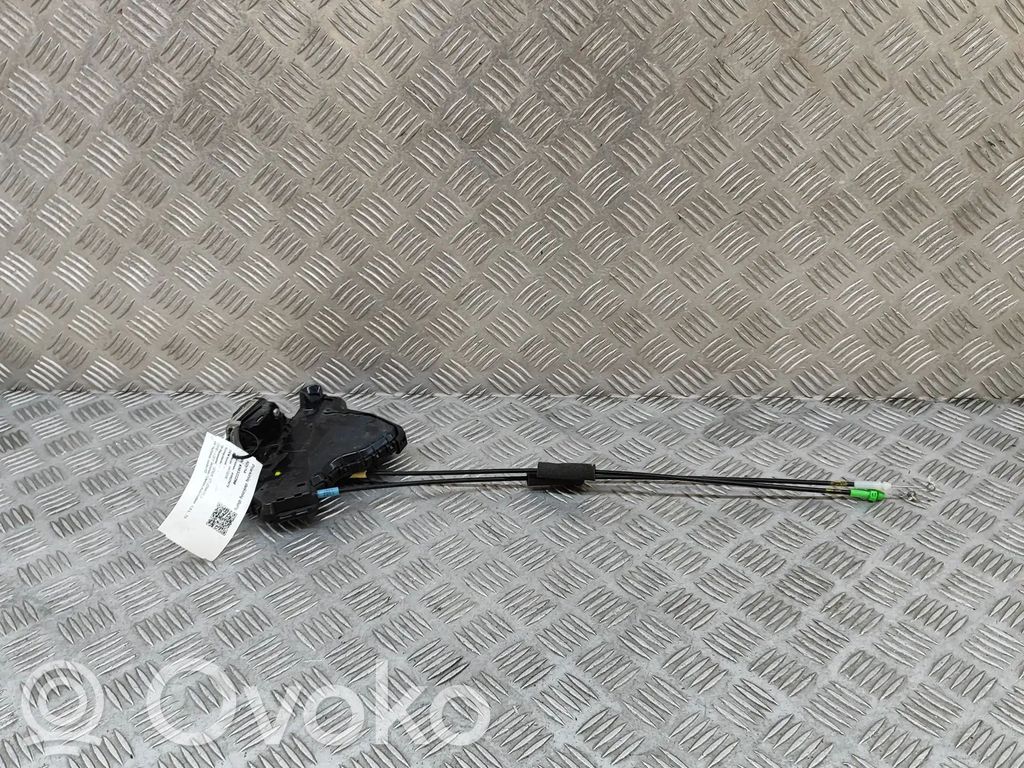 Lexus CT 200H Zamek drzwi przednich 