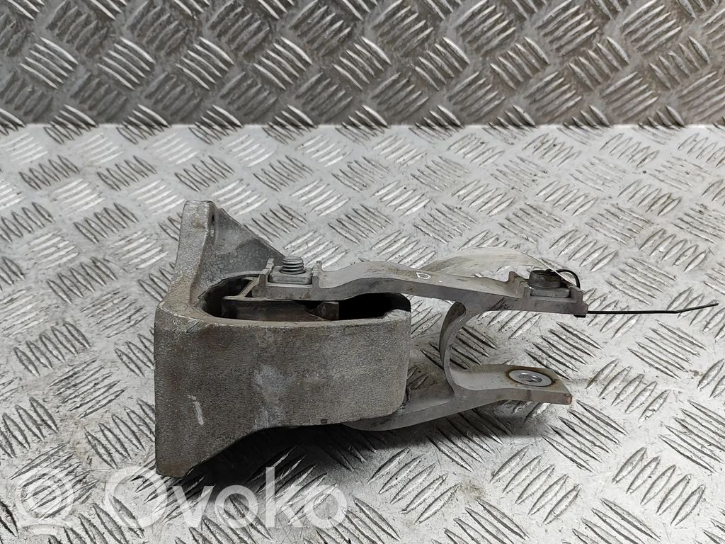Engine mount bracket   32139982,31480564