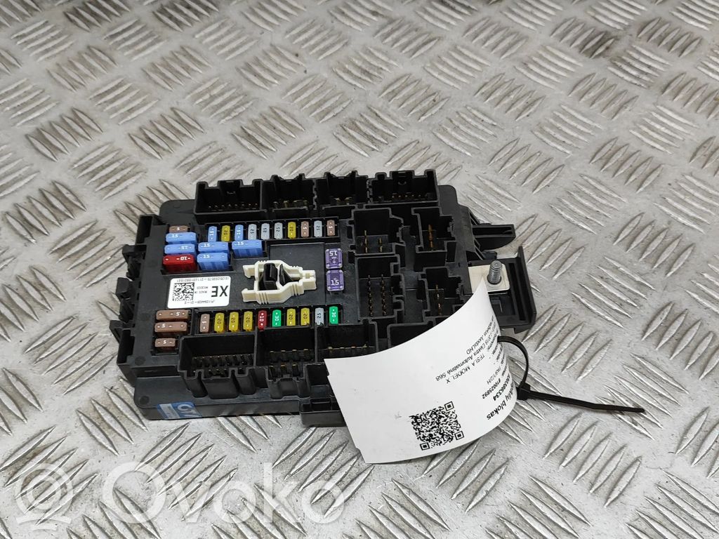 Tesla Model X Sulakemoduuli 