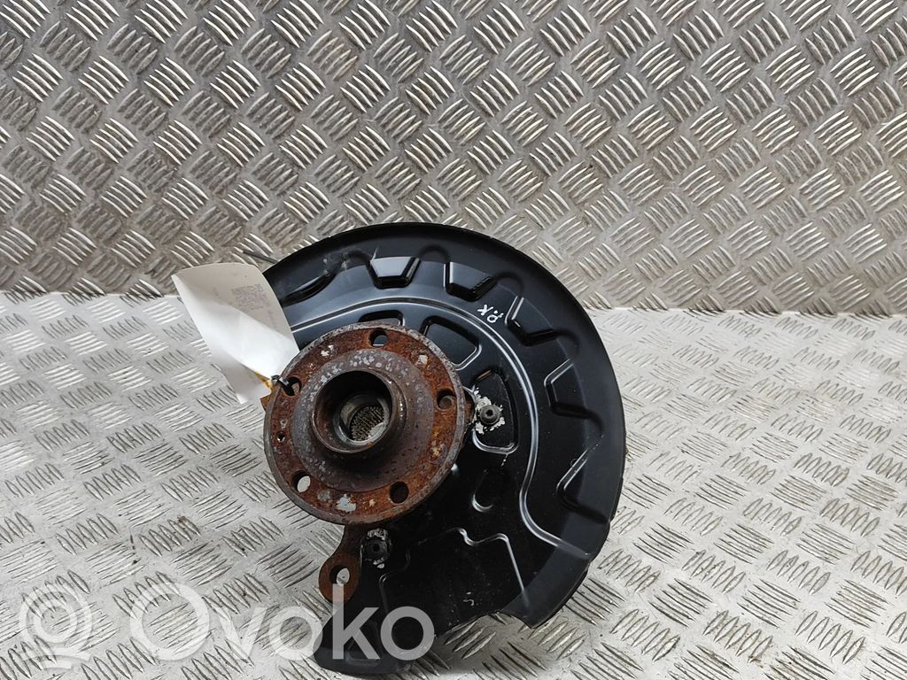 Volkswagen Golf VII Cubo de rueda delantera 