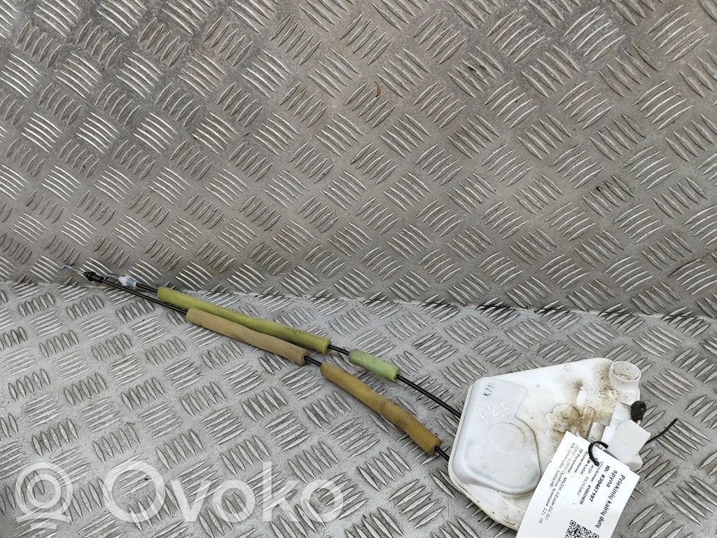 Mazda 6 Coupe-mallin oven lukko (kahvan vieressä) 