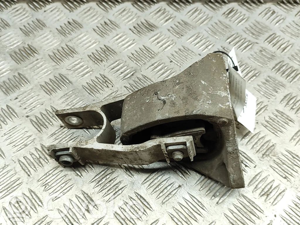 Volvo V60 Engine mount bracket 