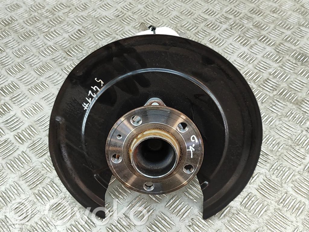 Volvo XC40 Cubo de rueda trasera 