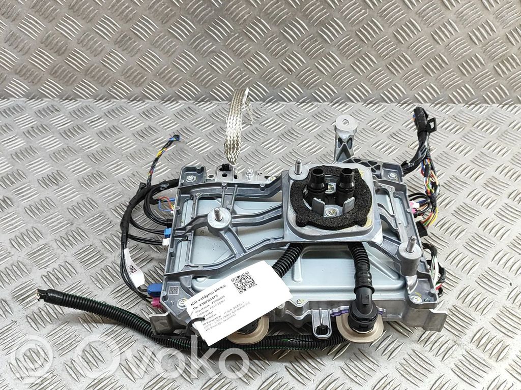 Tesla Model Y Otros dispositivos 