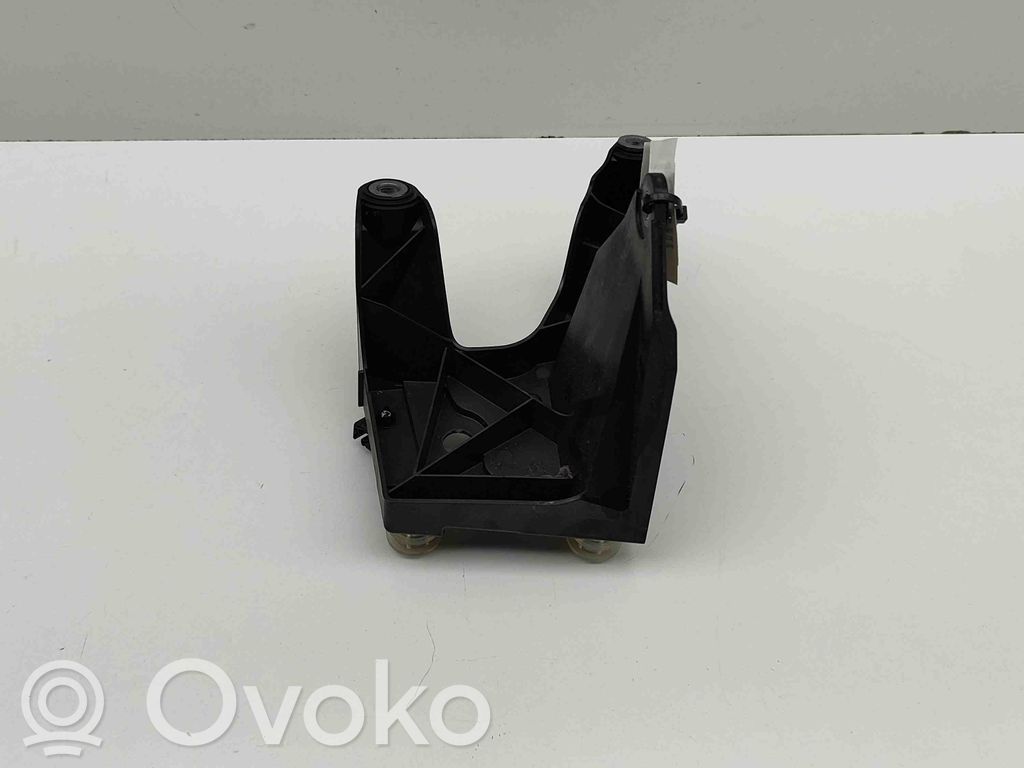 ABS-pumpun kiinnike   1EC614335D