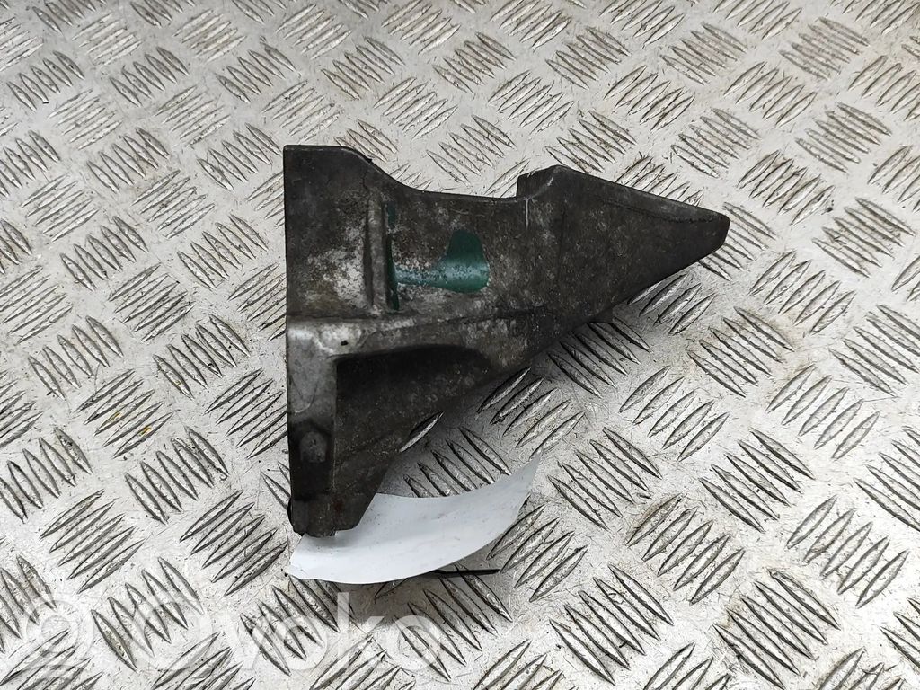 Land Rover Discovery 5 Engine mounting bracket 