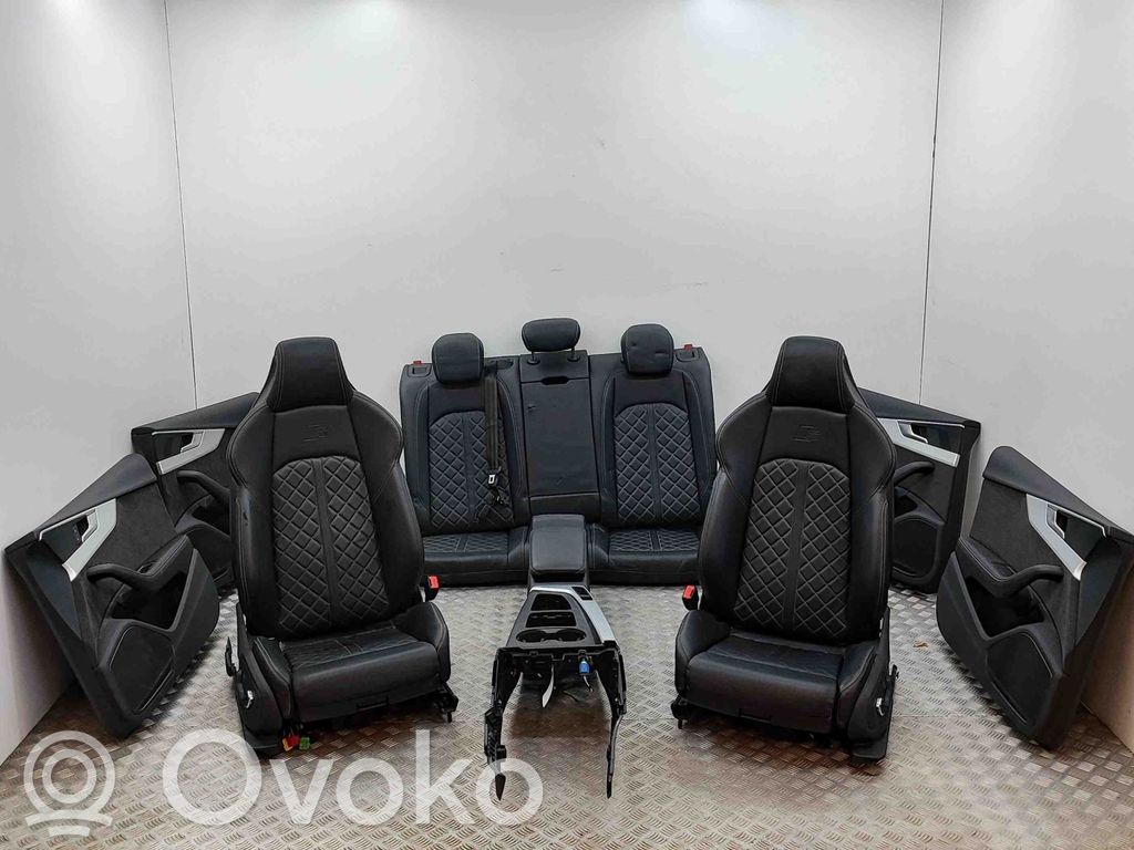 Audi A5 Tapicerka / Komplet 