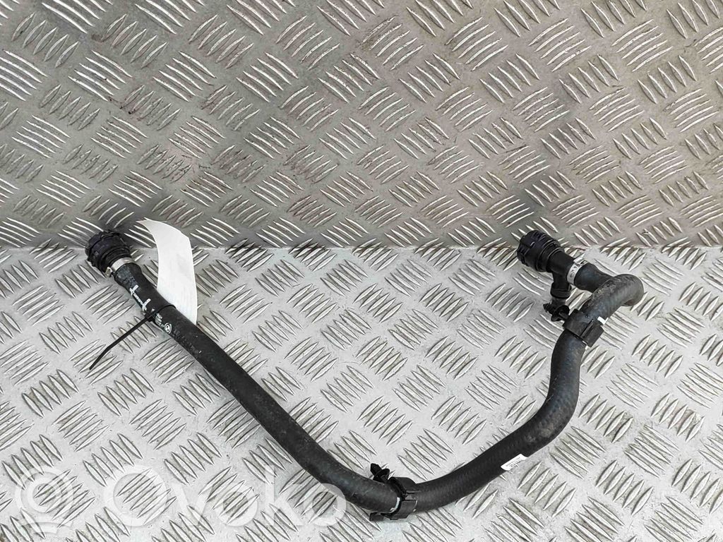 BMW X2 U10 Tuyau de liquide de refroidissement moteur 