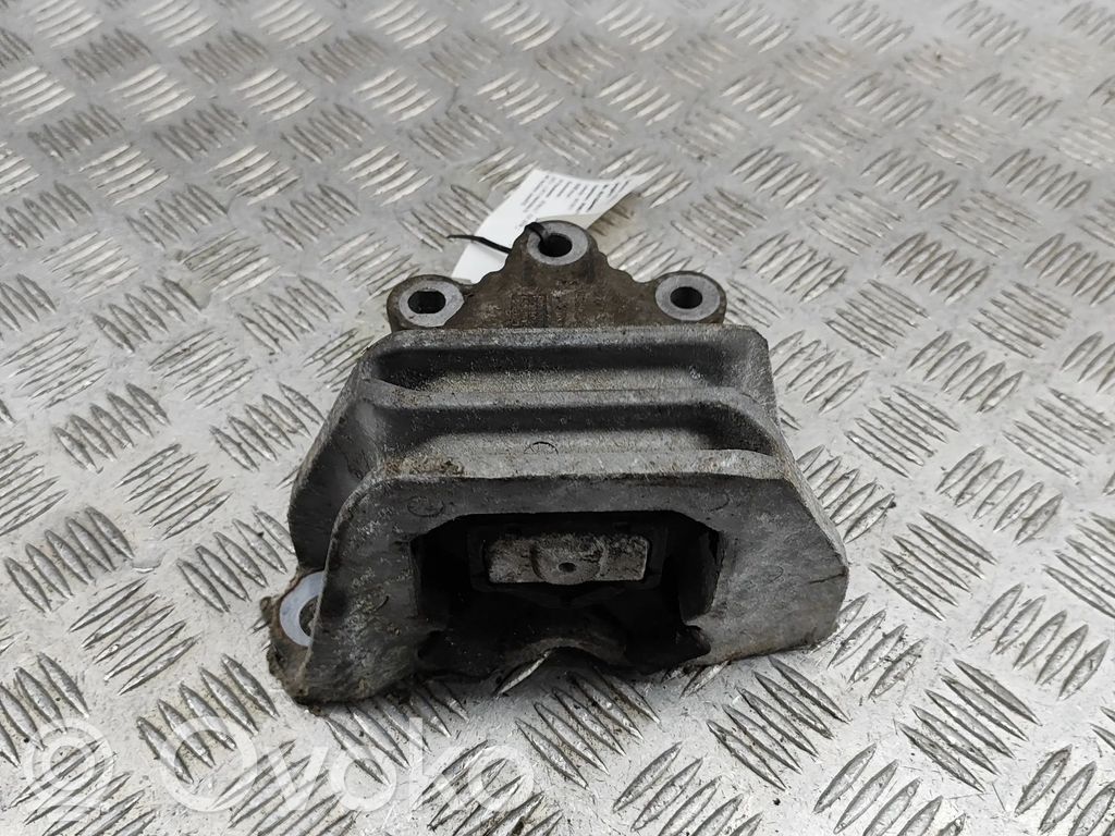 Engine mount bracket   112109044R,112847590R