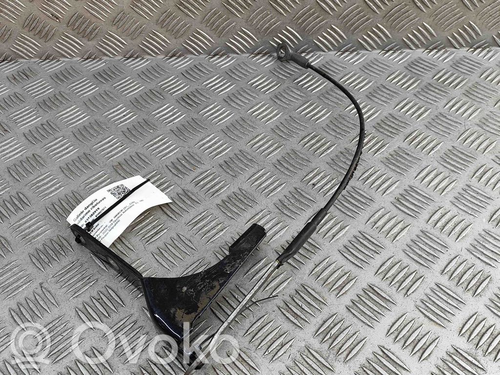 Volkswagen Amarok Loading door check strap stopper 