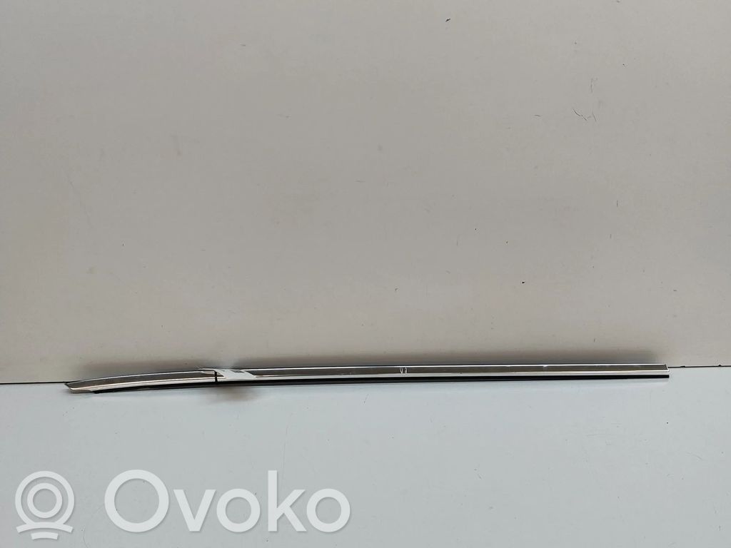 Audi A5 Moldura del vidrio de la puerta 