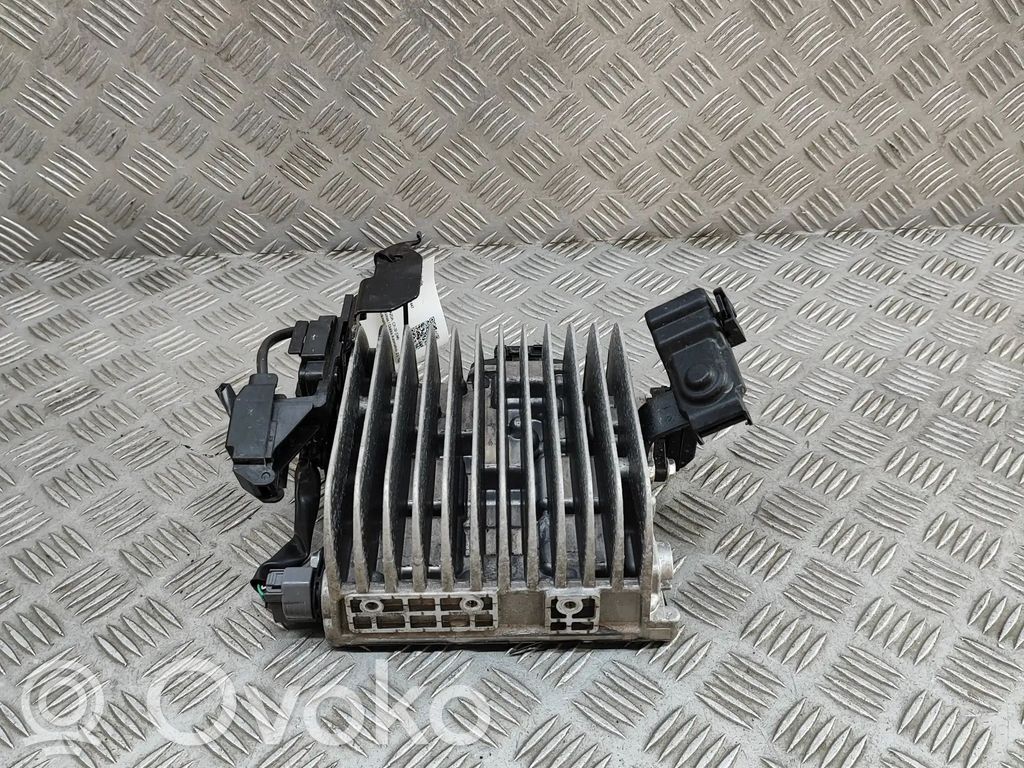 Inversor/convertidor de voltaje   BJGB67ZD3