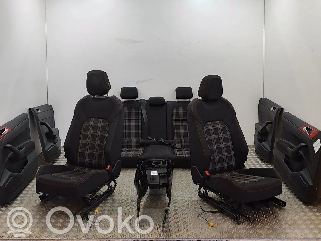 Volkswagen Polo VI Tapicerka / Komplet 
