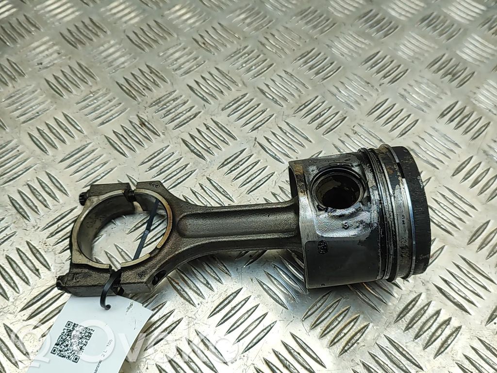BMW 1 E81 E87 Piston 