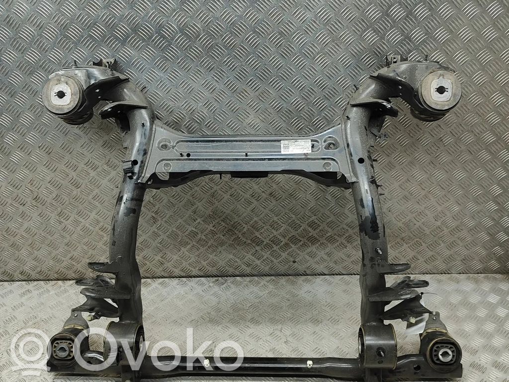 Audi Q4 Sportback e-tron Galinis traversas 