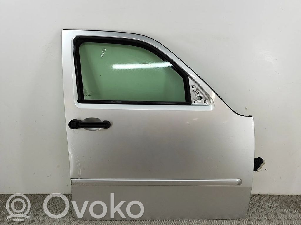 Dodge Nitro Priekinės durys 