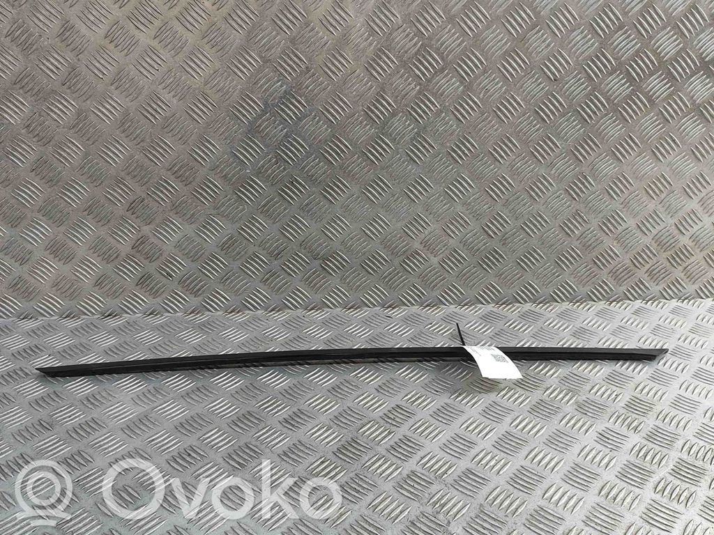 Audi Q4 Sportback e-tron Windshield trim 