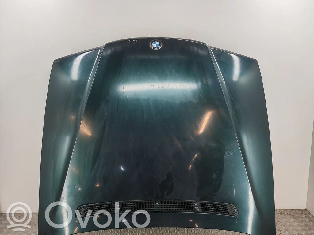 BMW 7 E38 Konepelti 