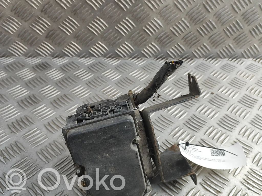 Isuzu D-Max ABS bloks 