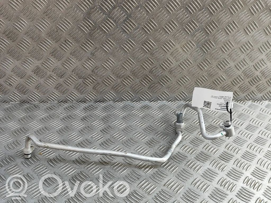 Ilmastointilaitteen putki (A/C)   924415MP8A