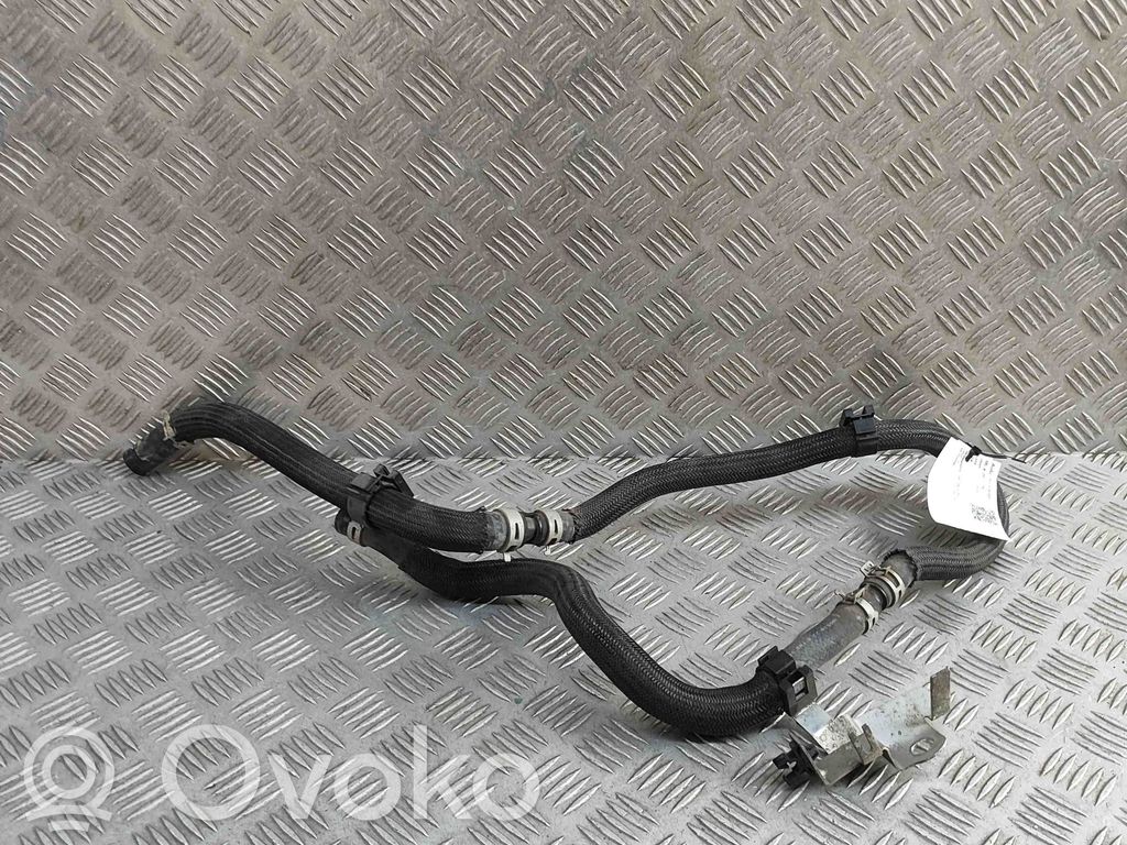 Engine coolant pipe/hose