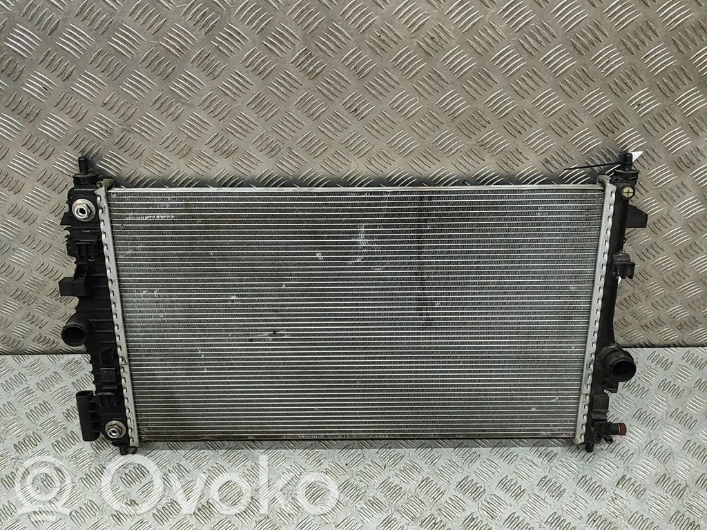 Chevrolet Malibu Radiatore di raffreddamento 