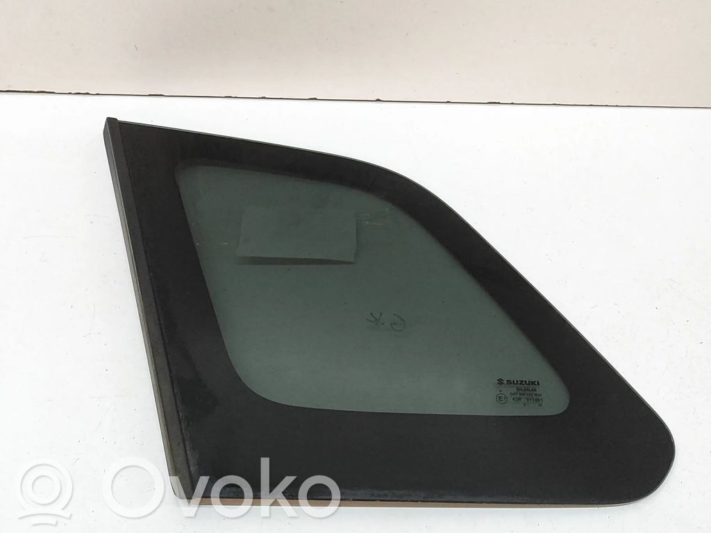 Suzuki Vitara (LY) Vidrio lateral trasero 
