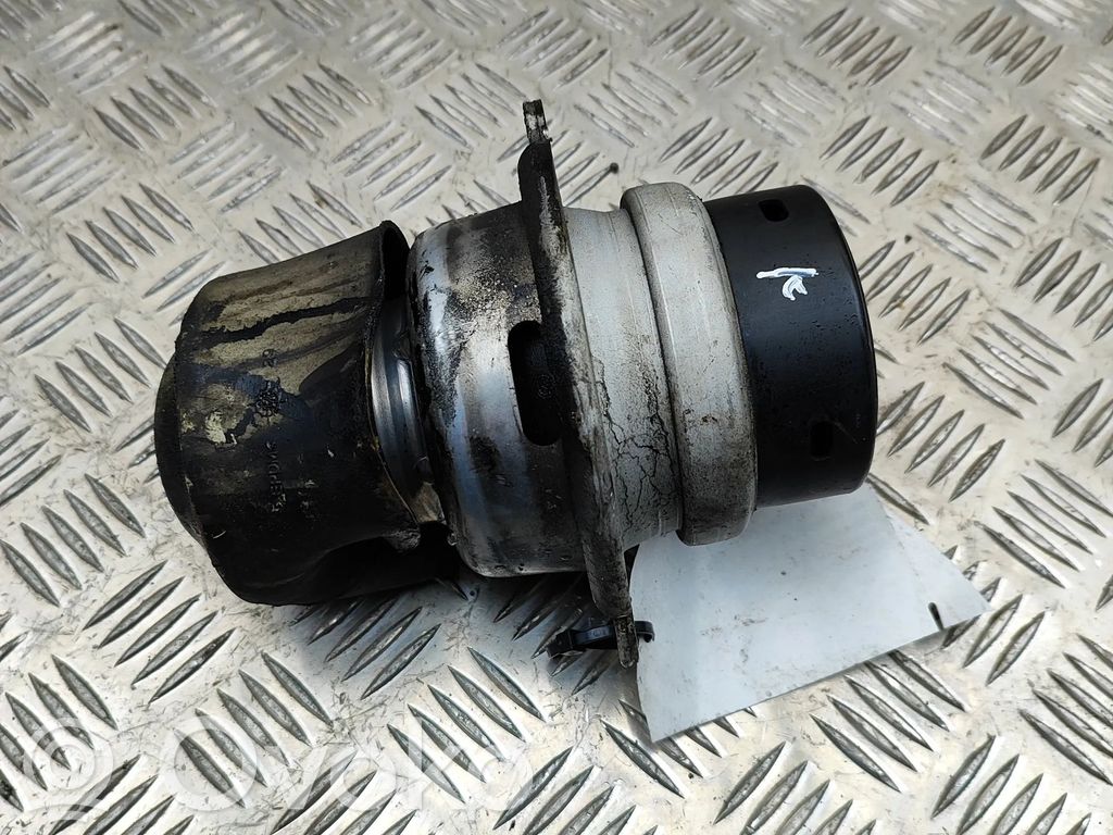 Porsche Panamera (970) Engine mount bracket 