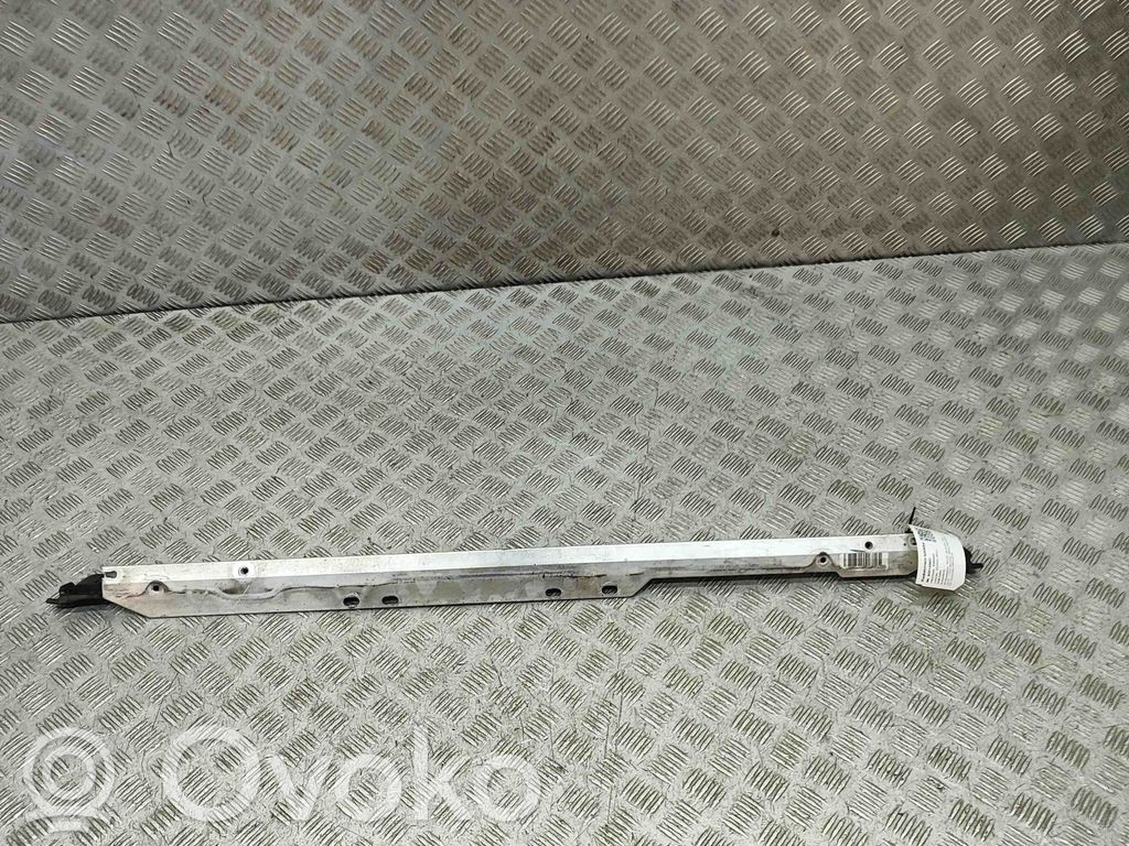 Volvo V60 Panel mocowania chłodnicy 