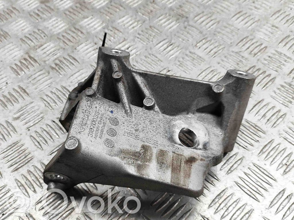 Volvo V60 Engine mounting bracket 