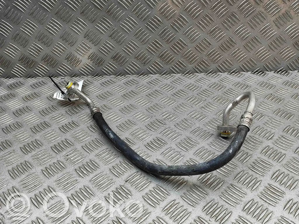 Volvo V60 Ilmastointilaitteen putki (A/C) 