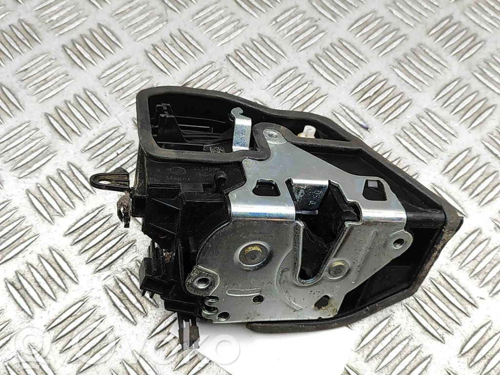 BMW X3 F25 Serratura portiera posteriore 