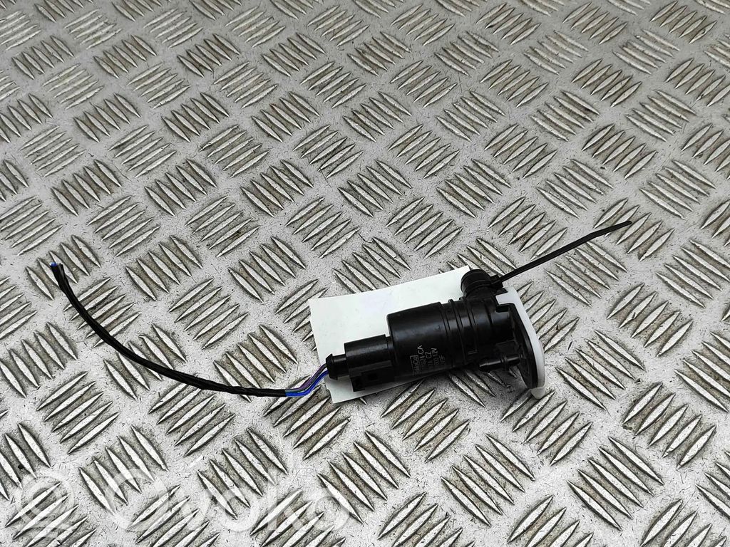 Ford Kuga III Windscreen/windshield washer pump 